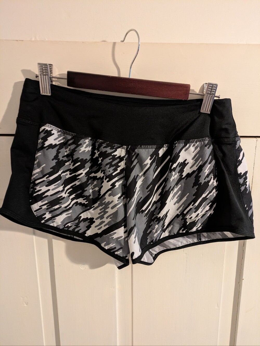 Nike Black, Gray & White Graphic Running Shorts S